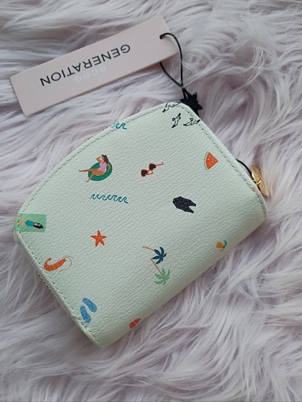 NEW BCBGeneration White Summer Beach Themed Wallet